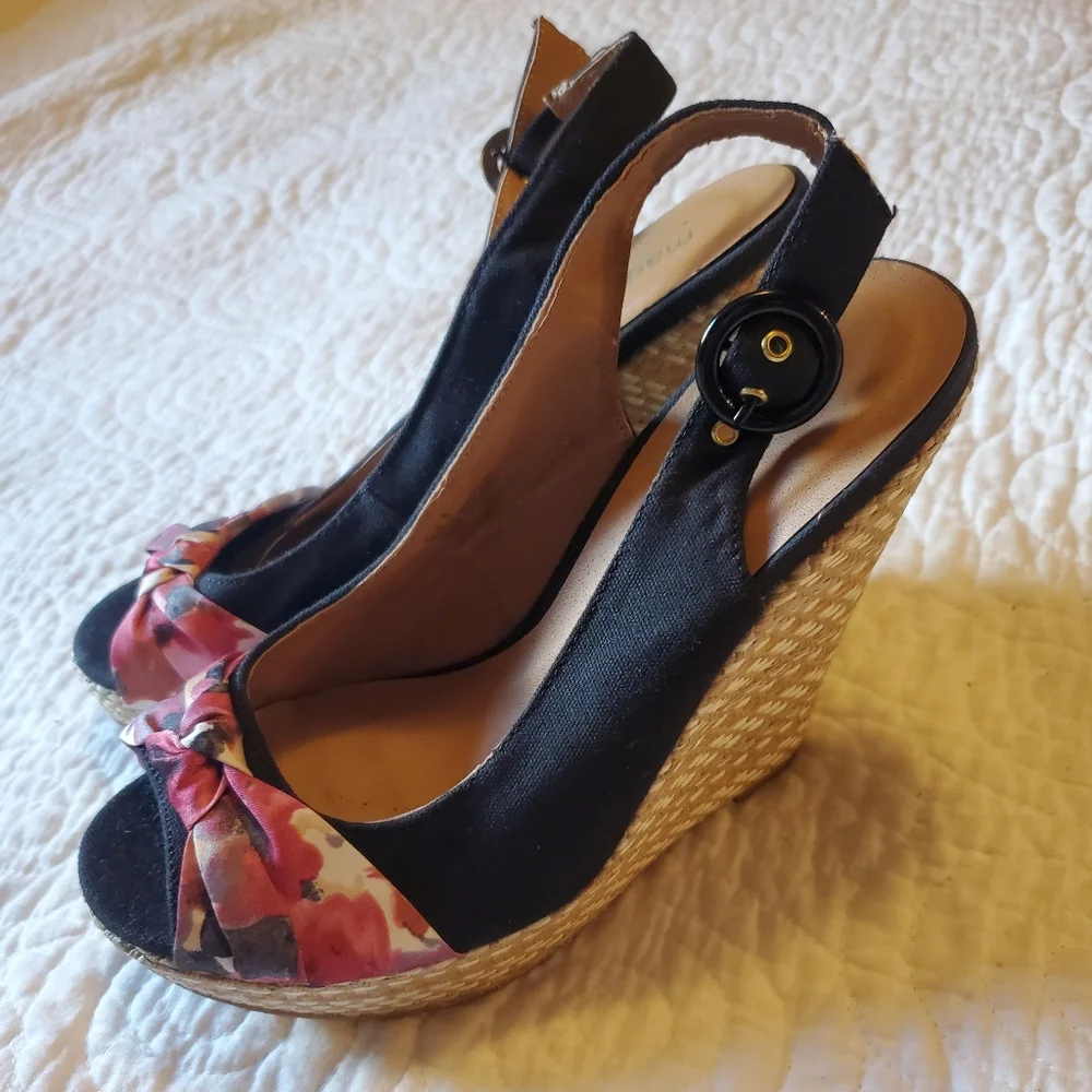 Open Toe Floral Wedge Size 6 Buckle Strap Pink Cute Spring Girly Heel Bow